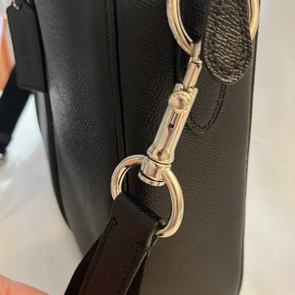 Coach Metropolitan Black Slim Briefcase Handbag
Saffiano Leather EUC - Picture 4 of 13